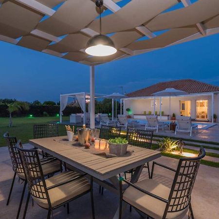 Madini Luxury Villa With Private Heated Pool Vanato Exterior photo
