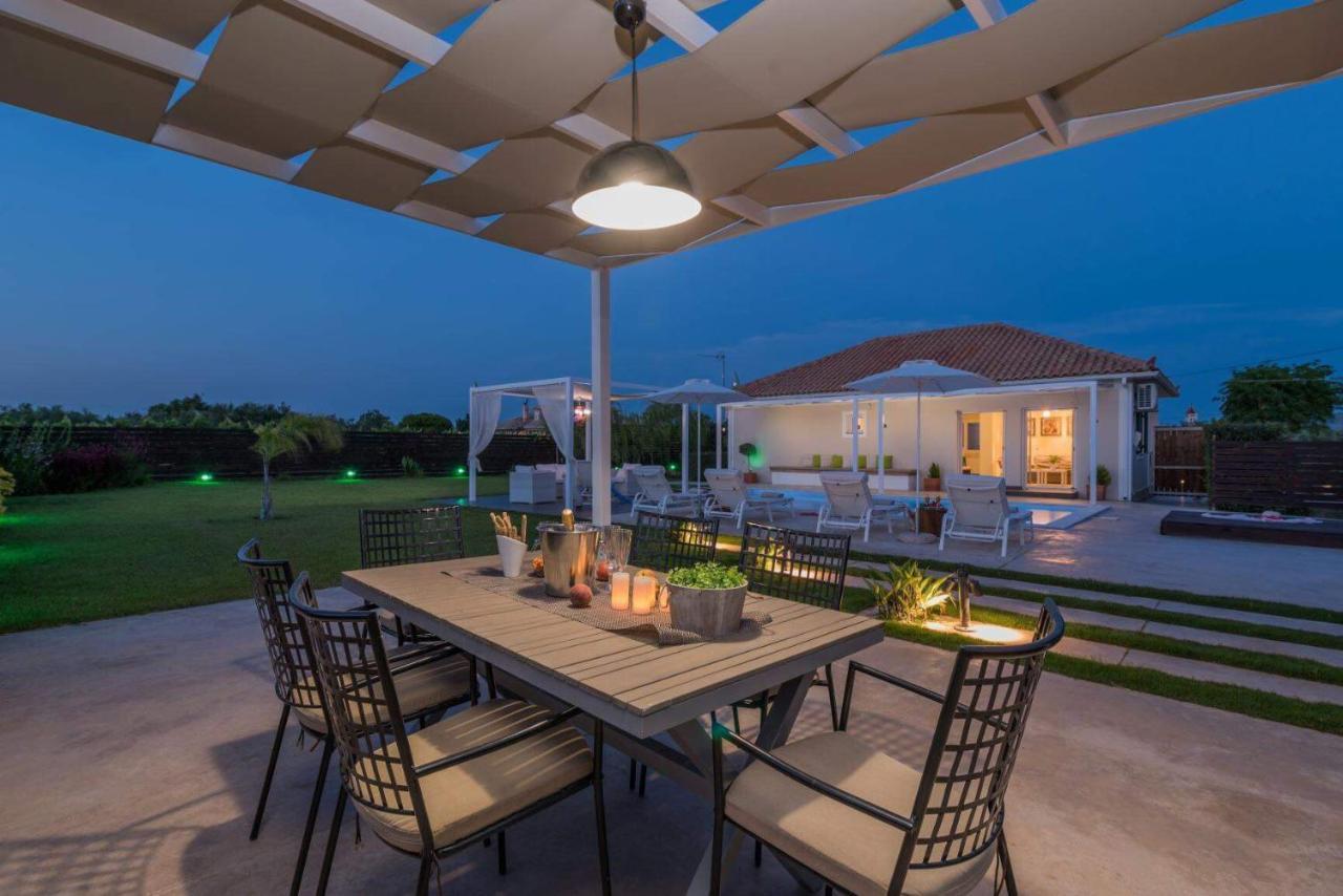 Madini Luxury Villa With Private Heated Pool Vanato Exterior photo